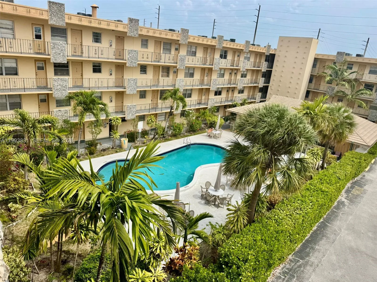 2145 Pierce St # 403, Hollywood, FL 33020 photo 2