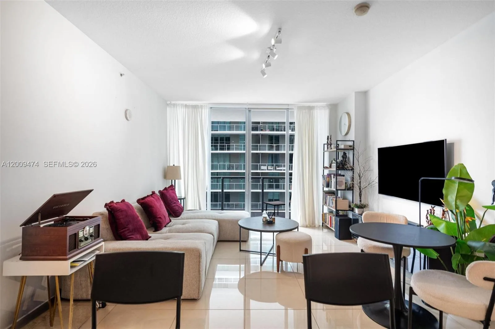 79 SW 12th St # 2908-S, Miami, FL 33130