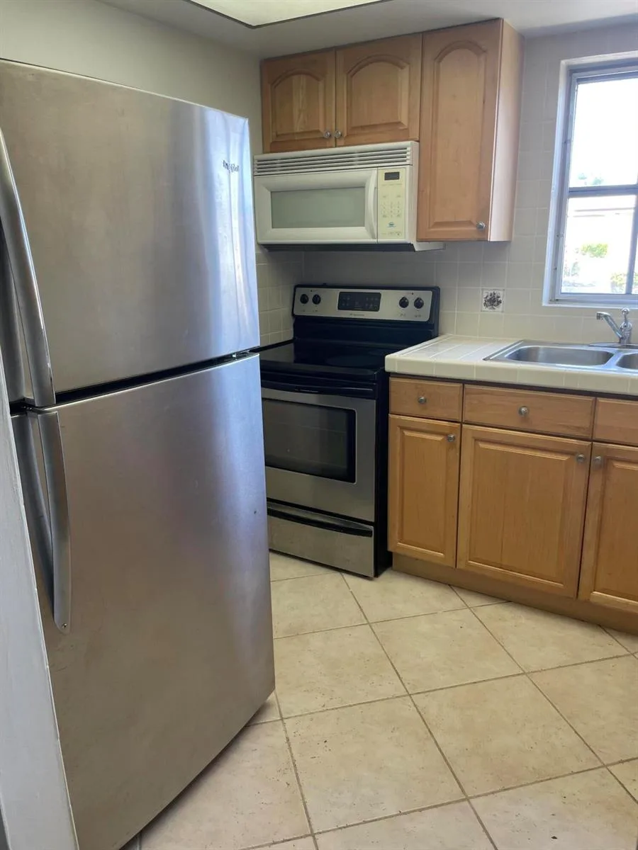 2965 ASHLEY Drive W # C, West Palm Beach, FL 33415 — photo 4 of 33