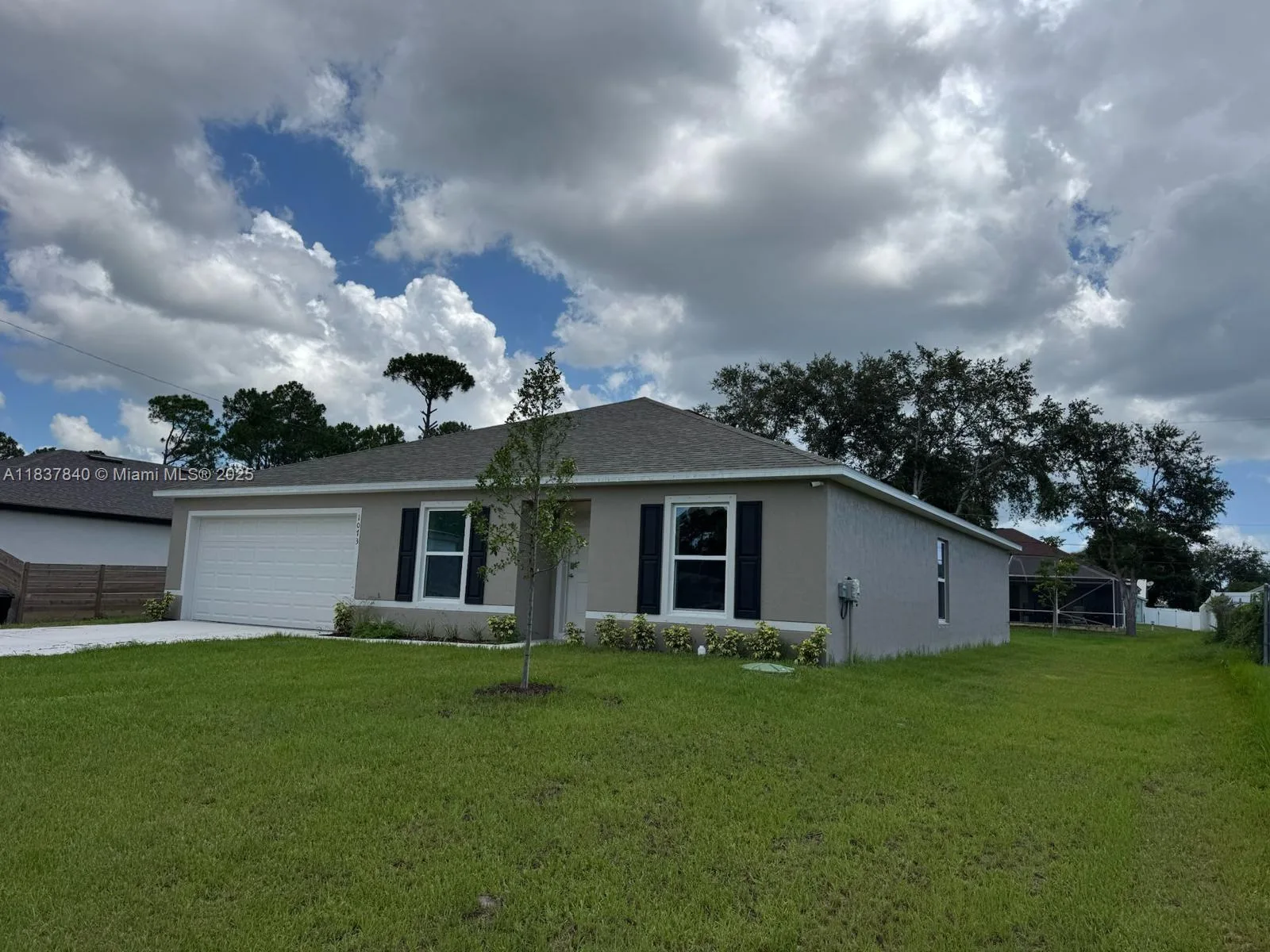 1073 SW Eureka Ave # 1073, Port St. Lucie, FL 34953 photo 2