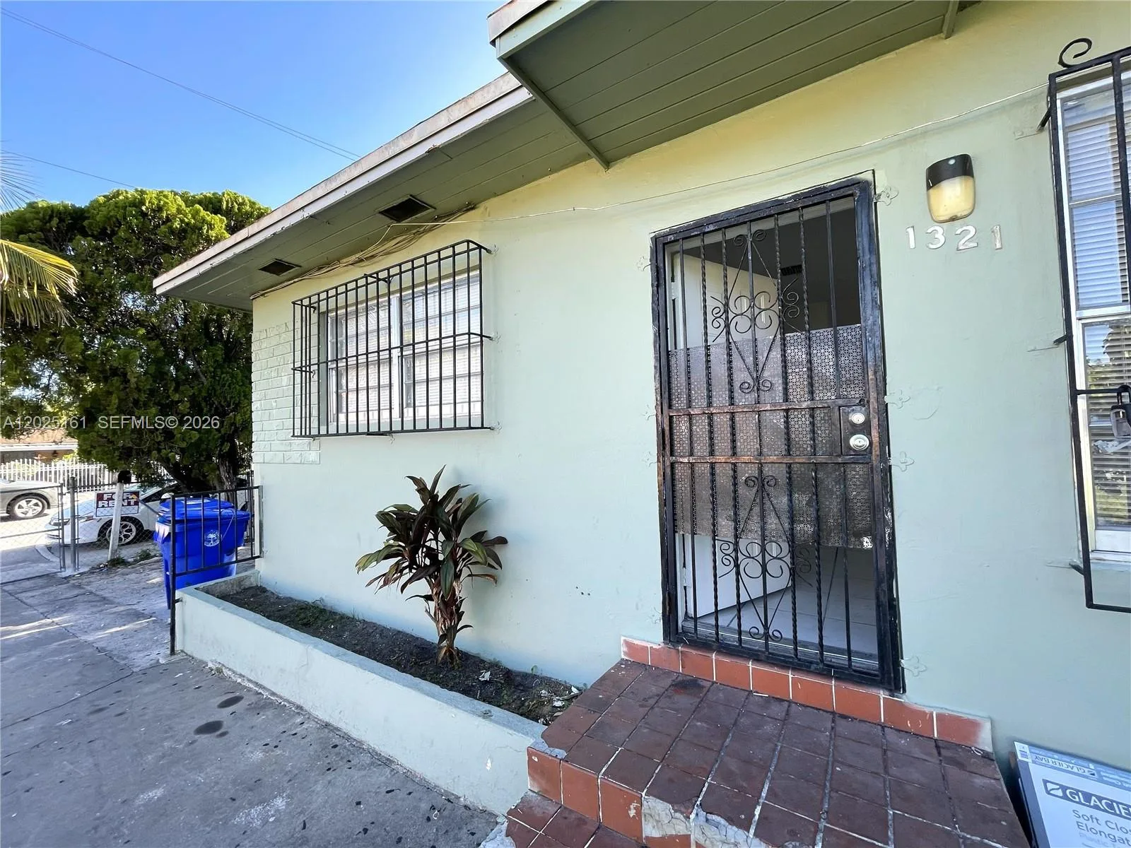 1321 NW 28th St, Miami, FL 33142