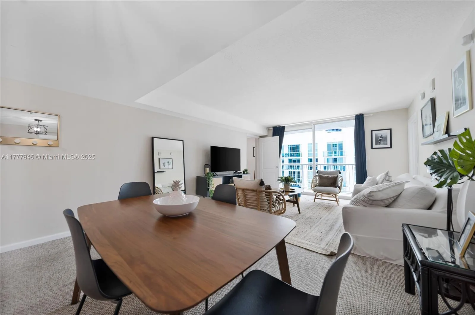 1200 Brickell Bay Dr # 2515, Miami, FL 33131 photo 8
