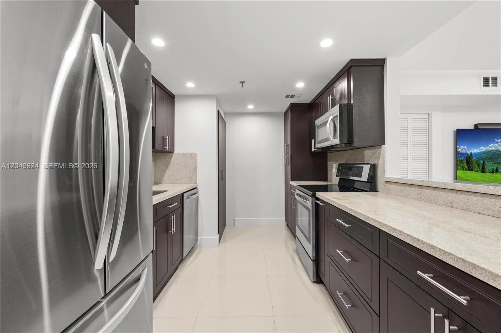 2457 Collins Ave # 307, Miami Beach, FL 33140