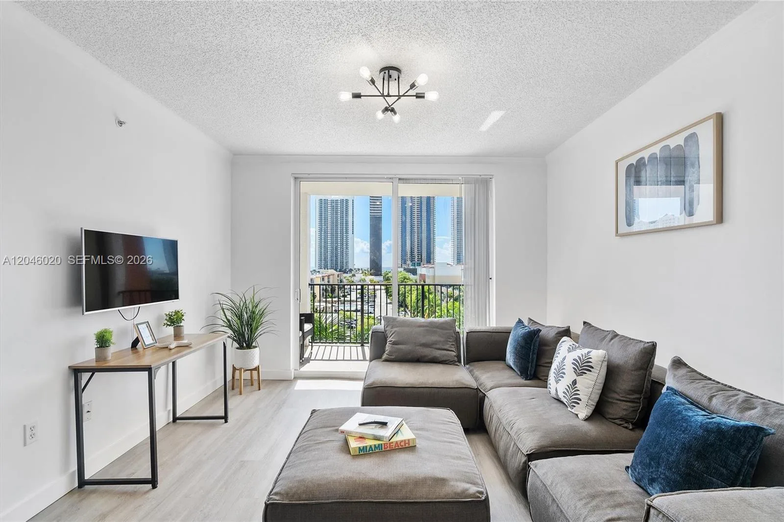 17100 N Bay Rd # 1717, Sunny Isles Beach, FL 33160