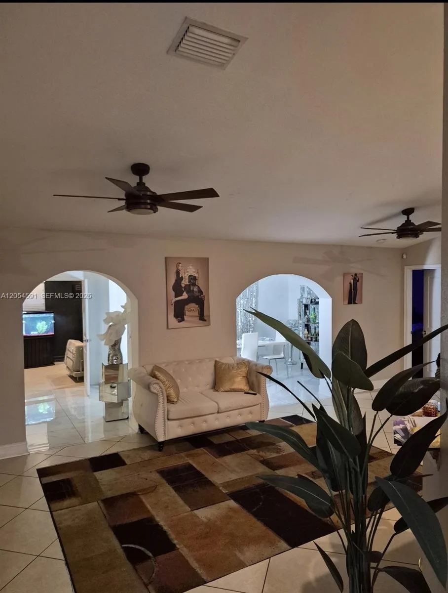4856 ARCHIE LN, Other City - In The State Of Florida, FL 33905 photo 2