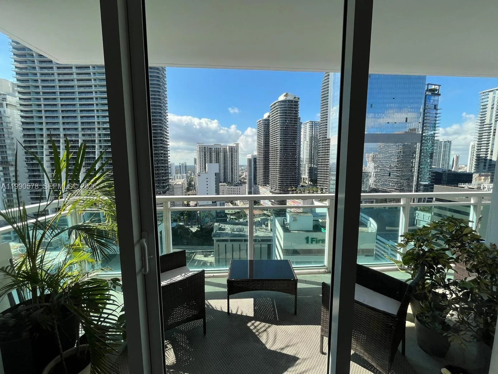 951 Brickell Ave # 2507, Miami, FL 33131 photo 9