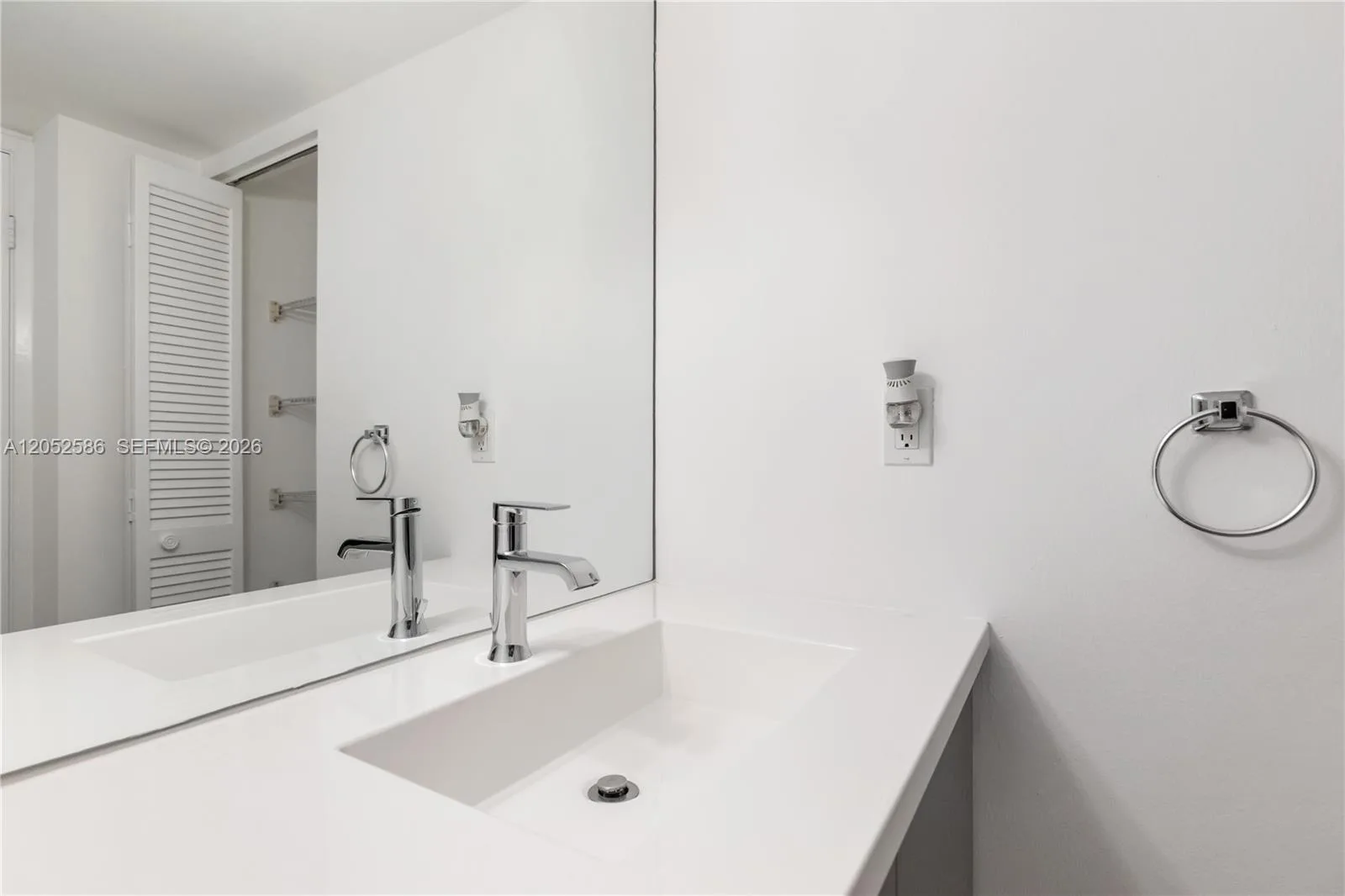 1901 Brickell Ave # B1903, Miami, FL 33129 photo 4