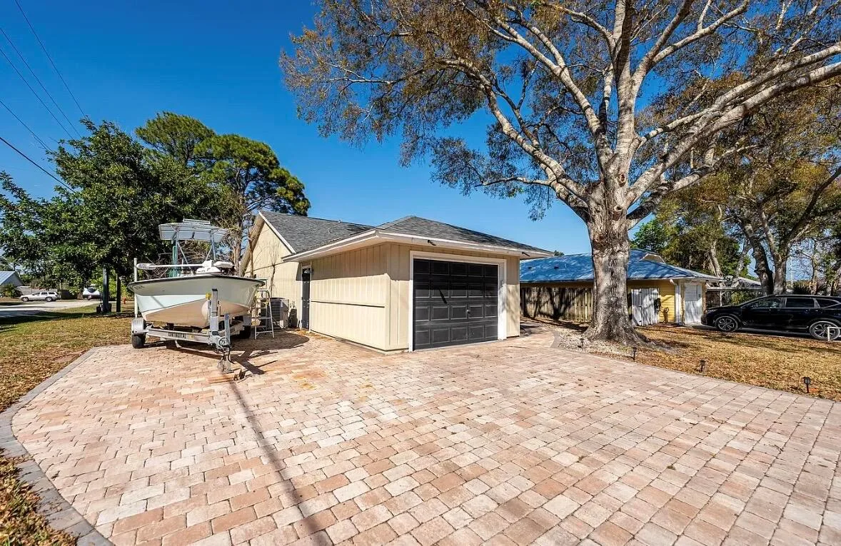 2890 1st Place, Vero Beach, FL 32968 photo 3