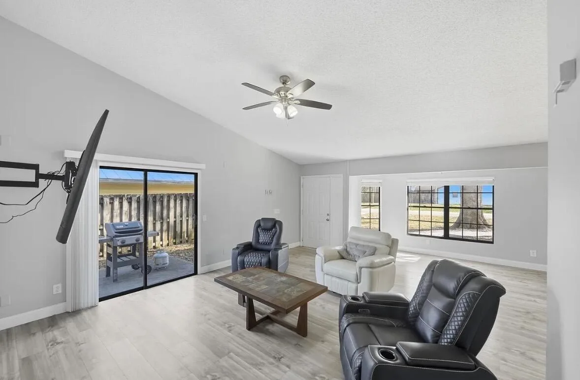 2890 1st Place, Vero Beach, FL 32968 photo 4
