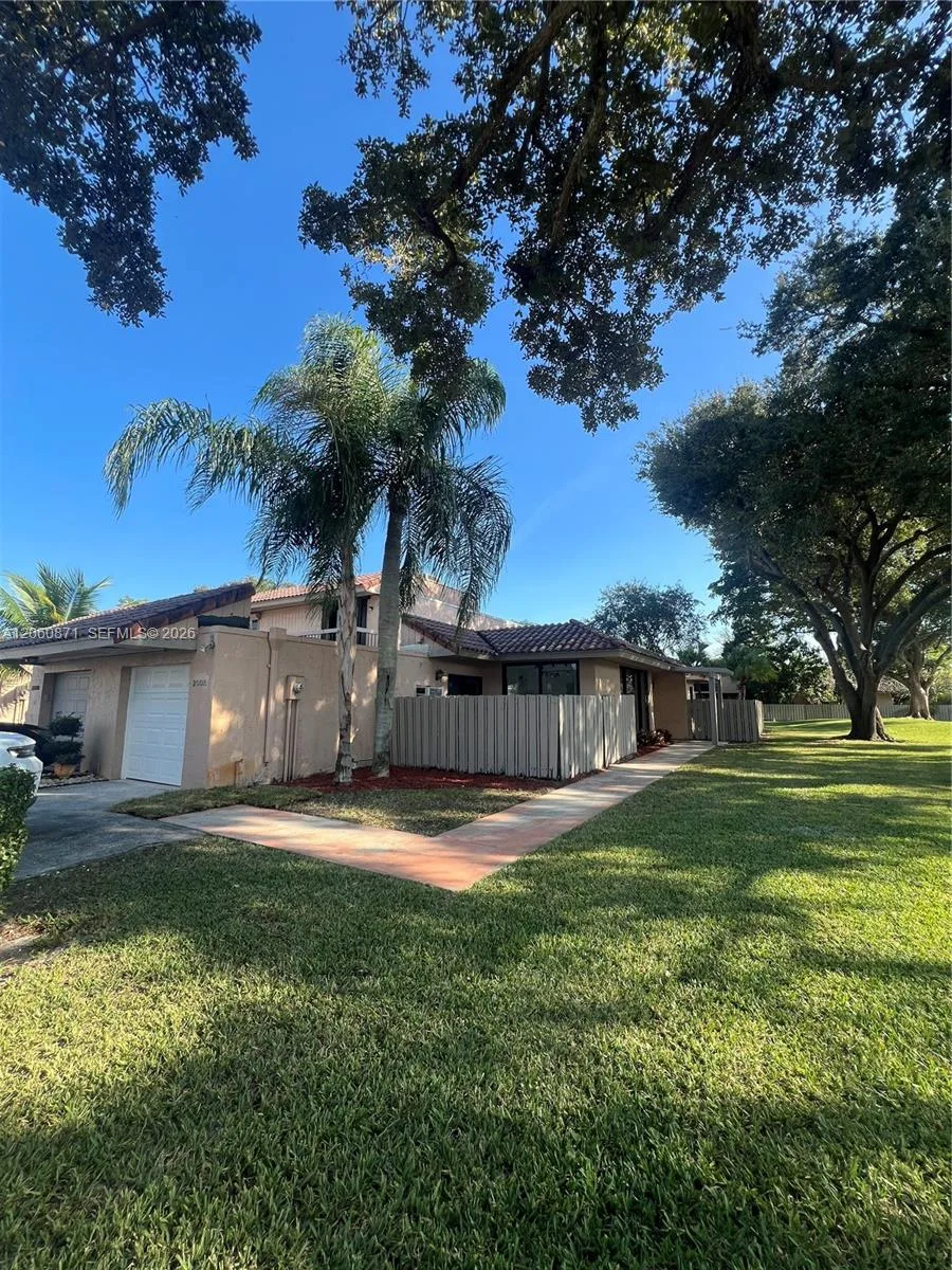 20610 NE 7th Ct, Miami, FL 33179 photo 3