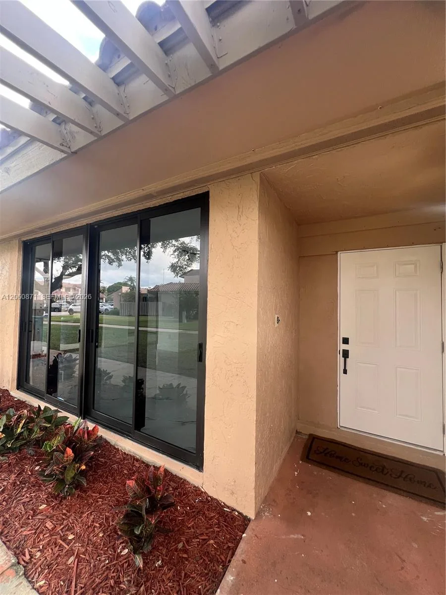 20610 NE 7th Ct, Miami, FL 33179 photo 4
