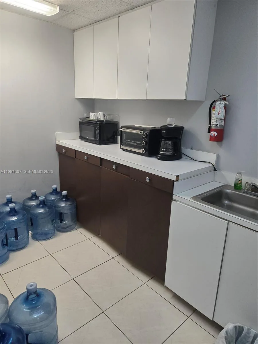 909 N Miami Beach Blvd # 202, North Miami Beach, FL 33162 photo 4