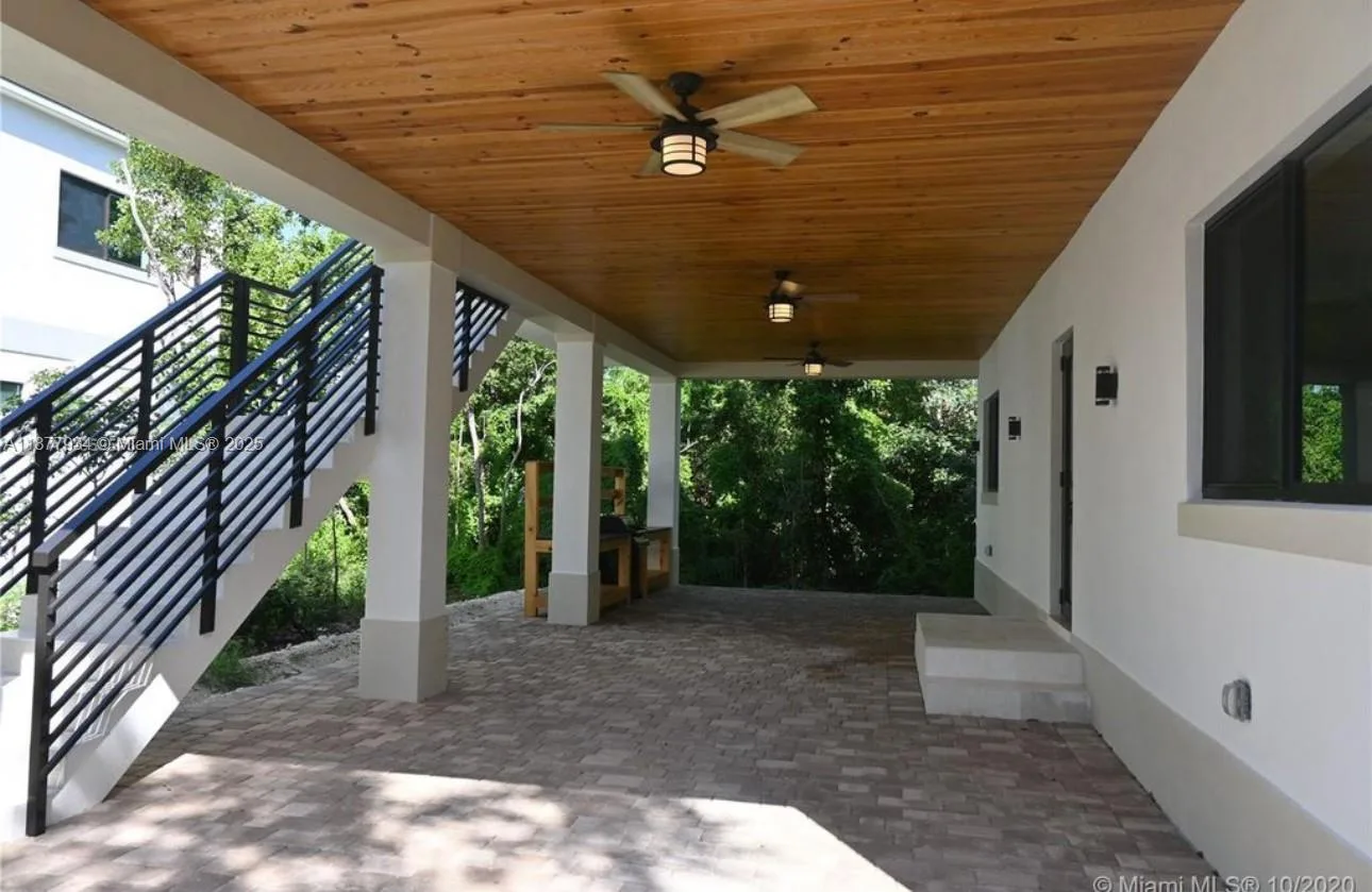 14 Coral Dr # 1, Key Largo, FL 33037