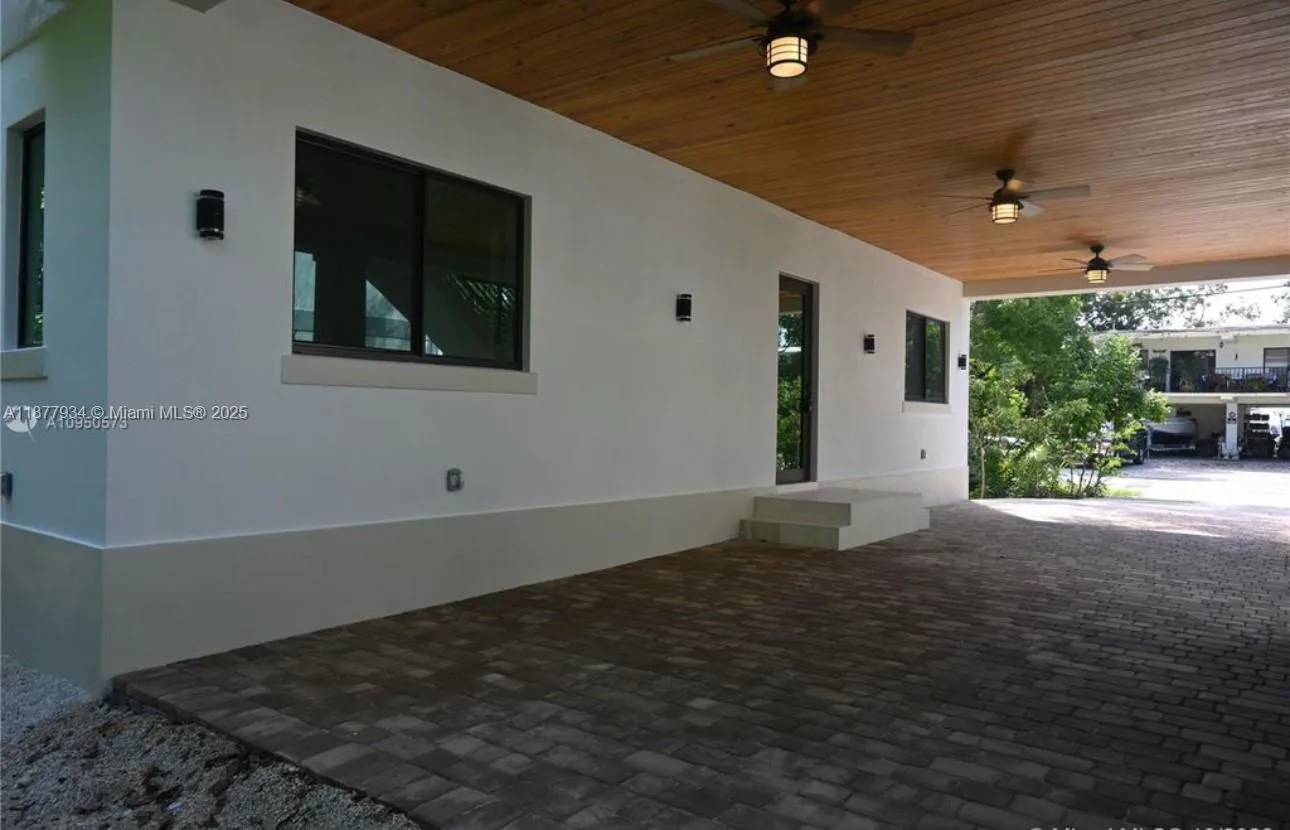 14 Coral Dr # 1, Key Largo, FL 33037 photo 2