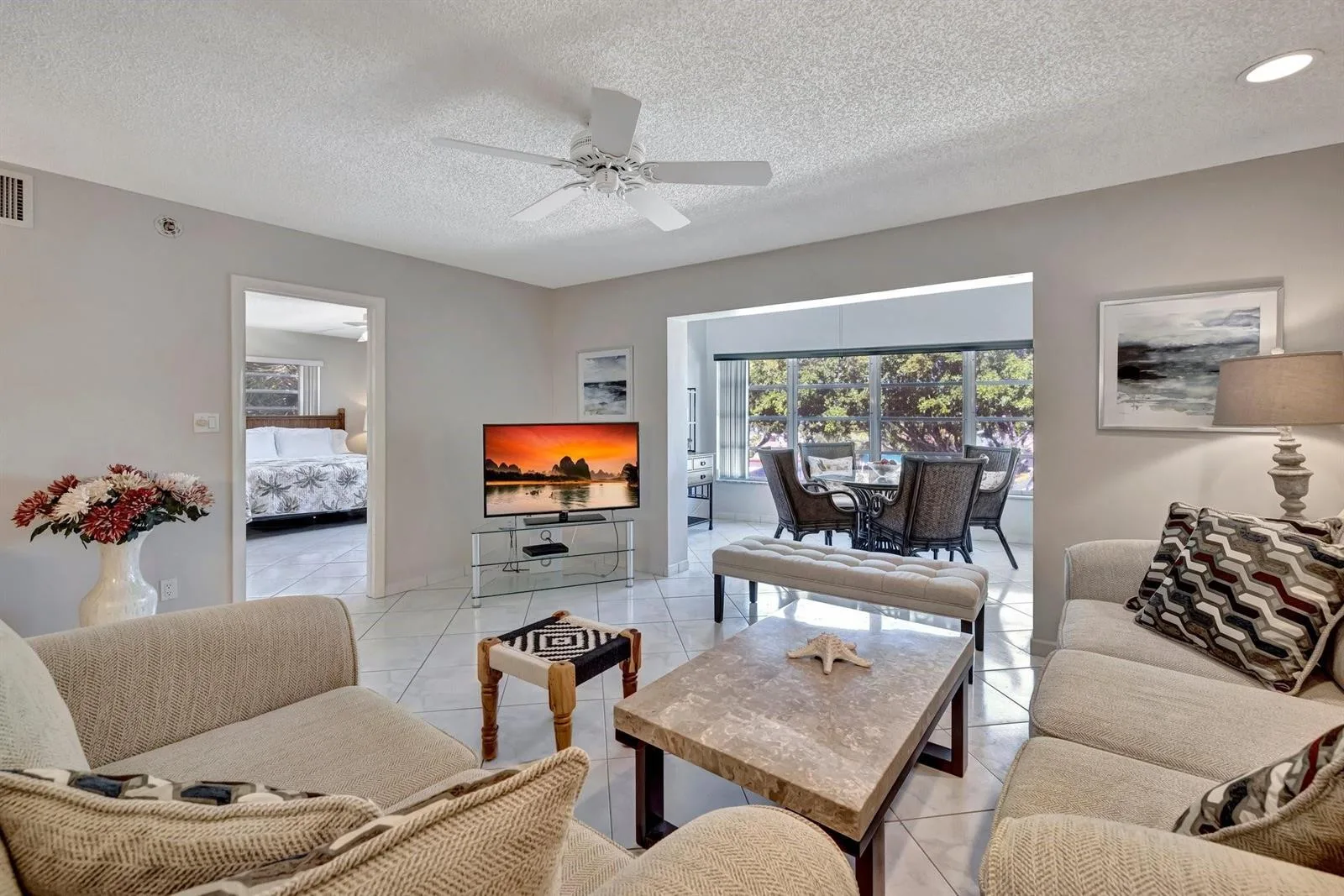 4270 NW 40th Street # 302, Lauderdale Lakes, FL 33319