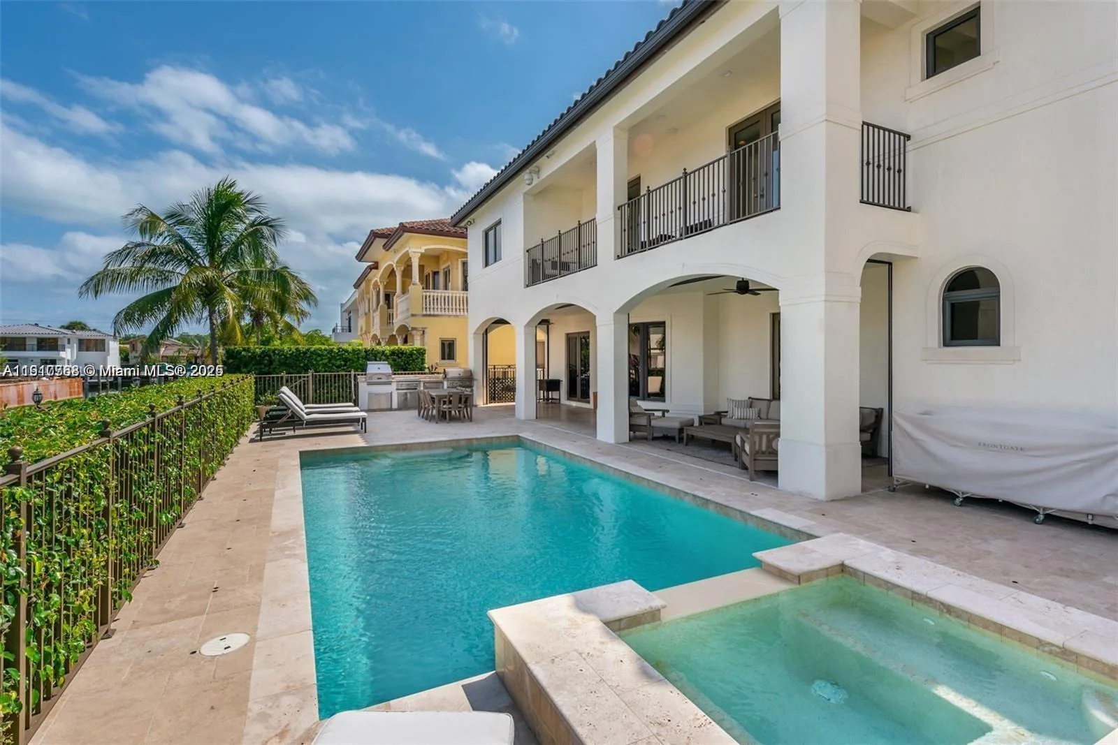 16433 NE 31st Ave, North Miami Beach, FL 33160 photo 4