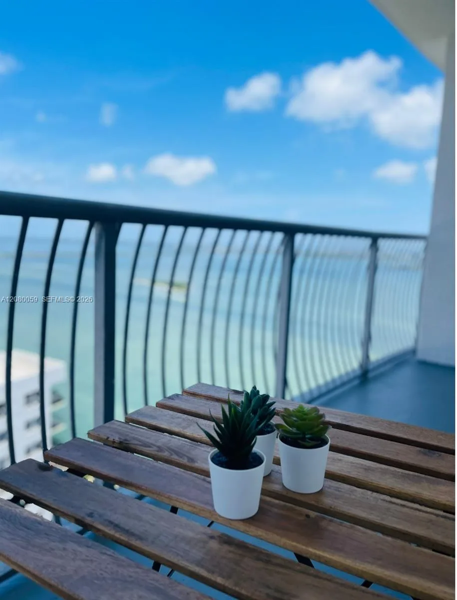 1750 N Bayshore Dr # 4305, Miami, FL 33132