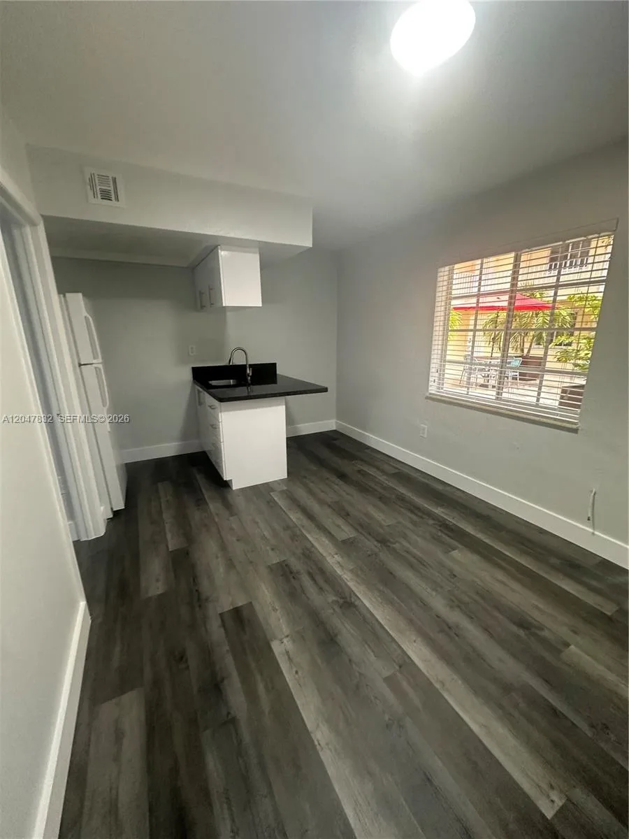 1208 Salzedo St # 7, Coral Gables, FL 33134 photo 2