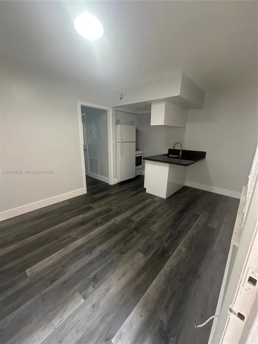 1208 Salzedo St # 7, Coral Gables, FL 33134 photo 3