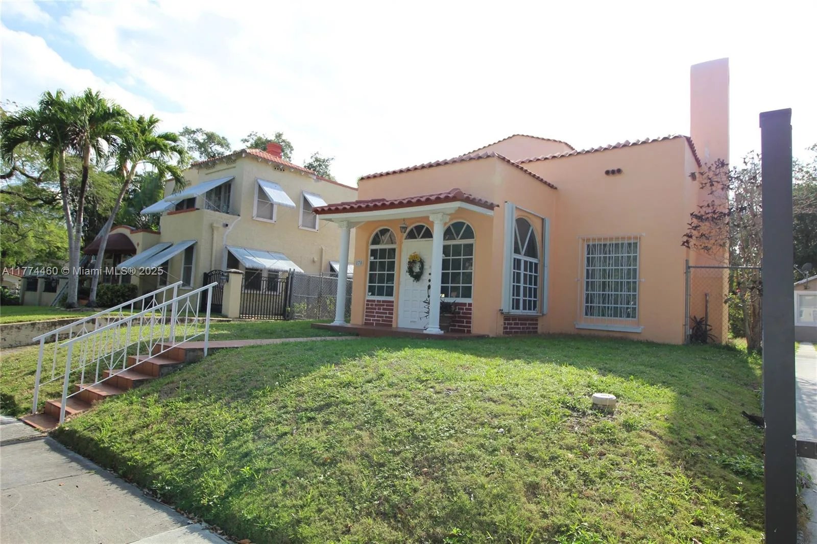 870 NW 14th Ct, Miami, FL 33125 photo 4