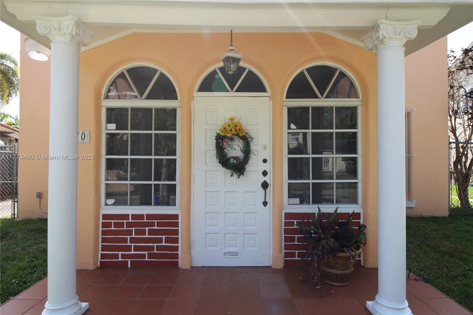870 NW 14th Ct, Miami, FL 33125 photo 6