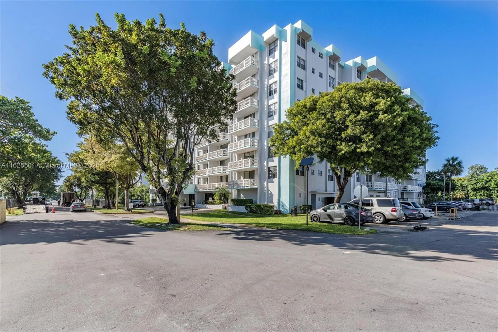 15600 NW 7th Ave # 306, Miami, FL 33169 photo 2