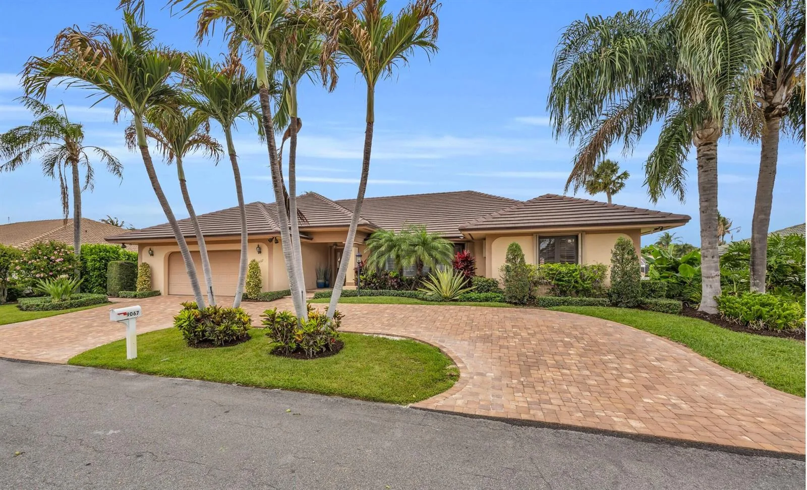 9067 SE Star Island Way, Hobe Sound, FL 33455