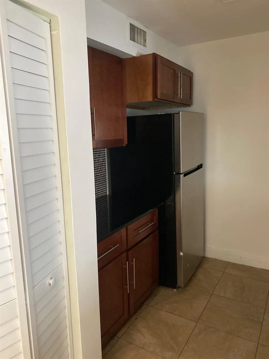 1444 Windsor Court # 1, Fort Lauderdale, FL 33304 photo 3