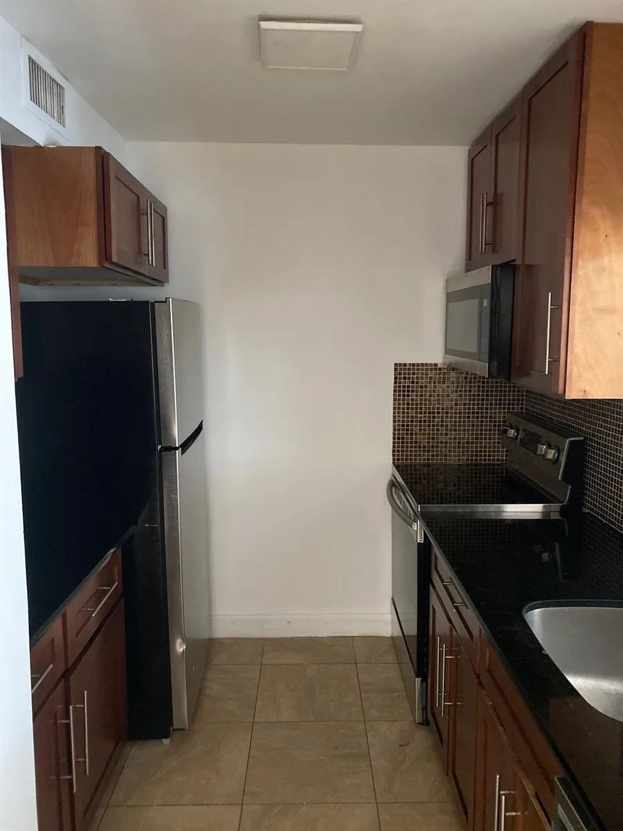 1444 Windsor Court # 1, Fort Lauderdale, FL 33304 photo 4