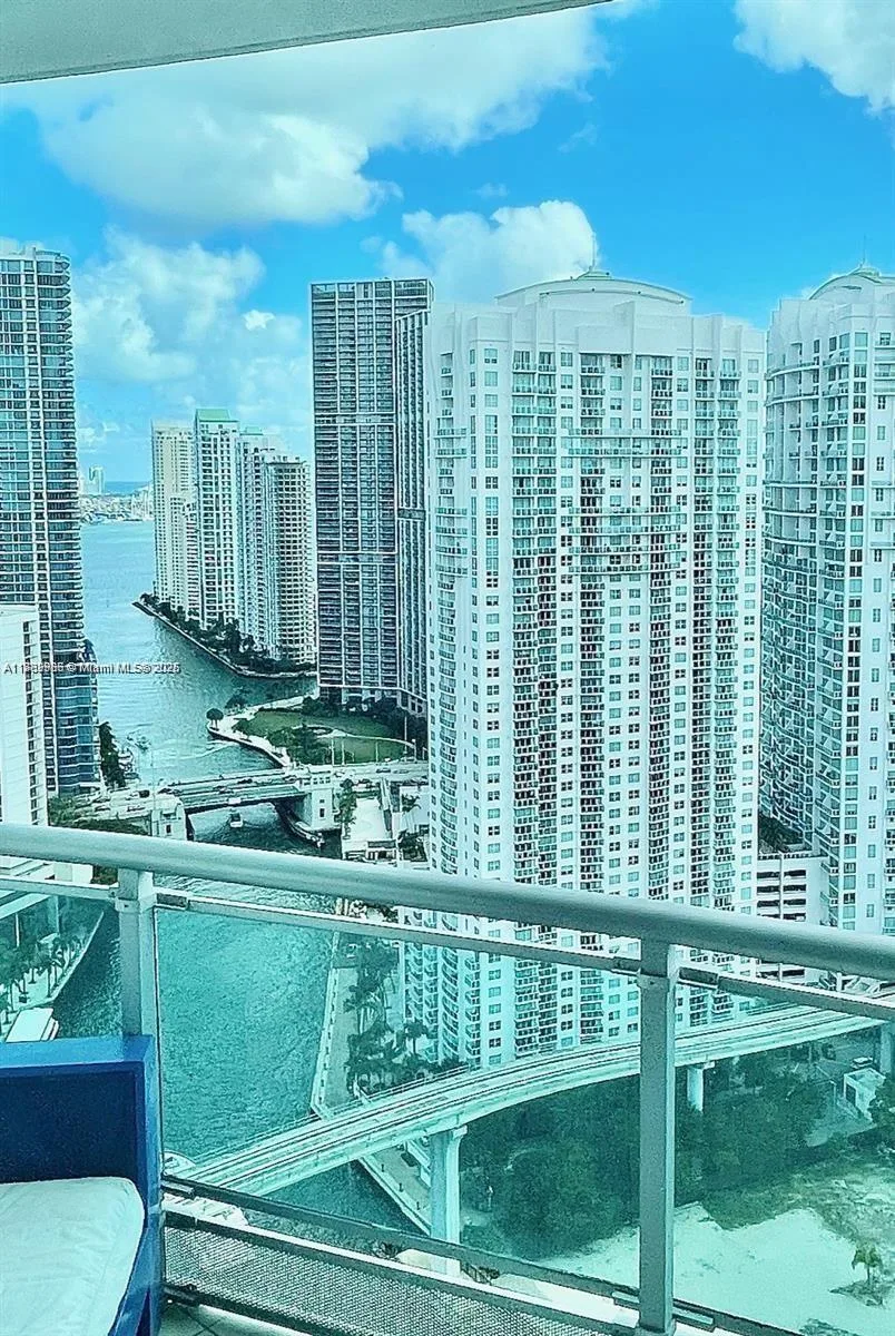 350 S Miami Ave # 3602, Miami, FL 33130 photo 11