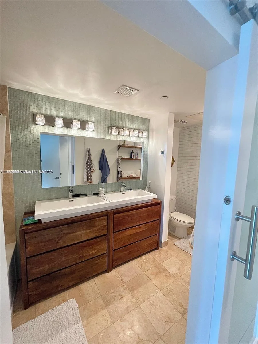350 S Miami Ave # 3602, Miami, FL 33130 photo 4