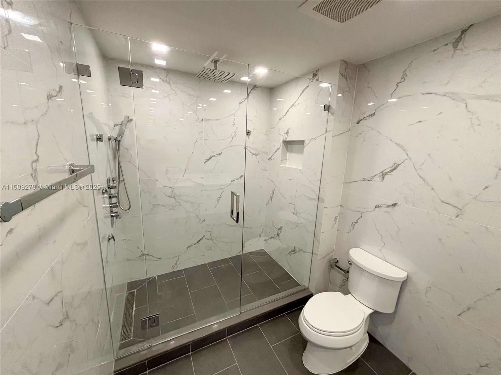 601 NE 36th St # 2306, Miami, FL 33137 photo 10