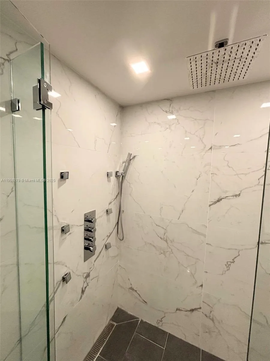 601 NE 36th St # 2306, Miami, FL 33137 photo 12