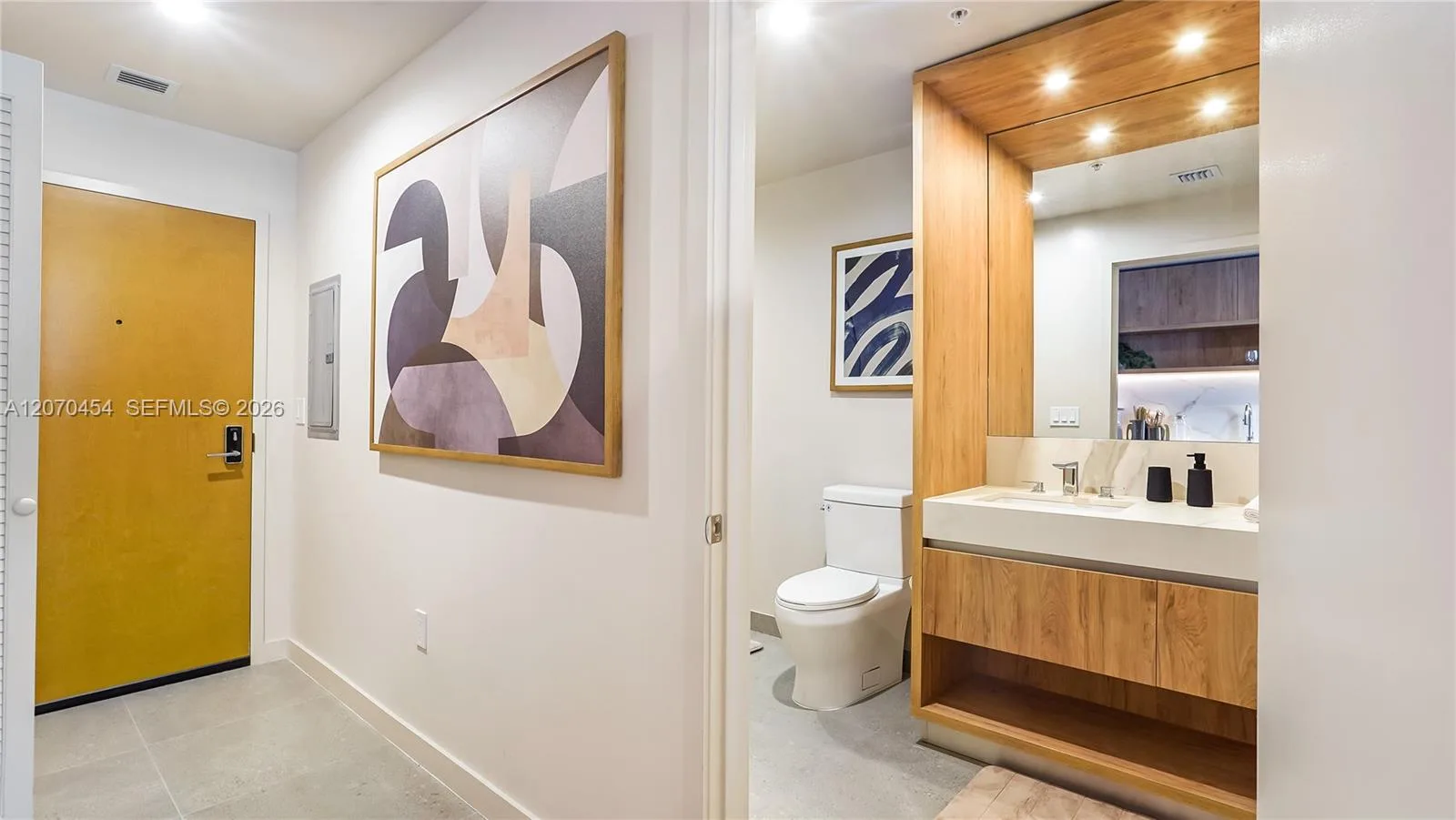 11 NE 6th St # 808, Miami, FL 33132