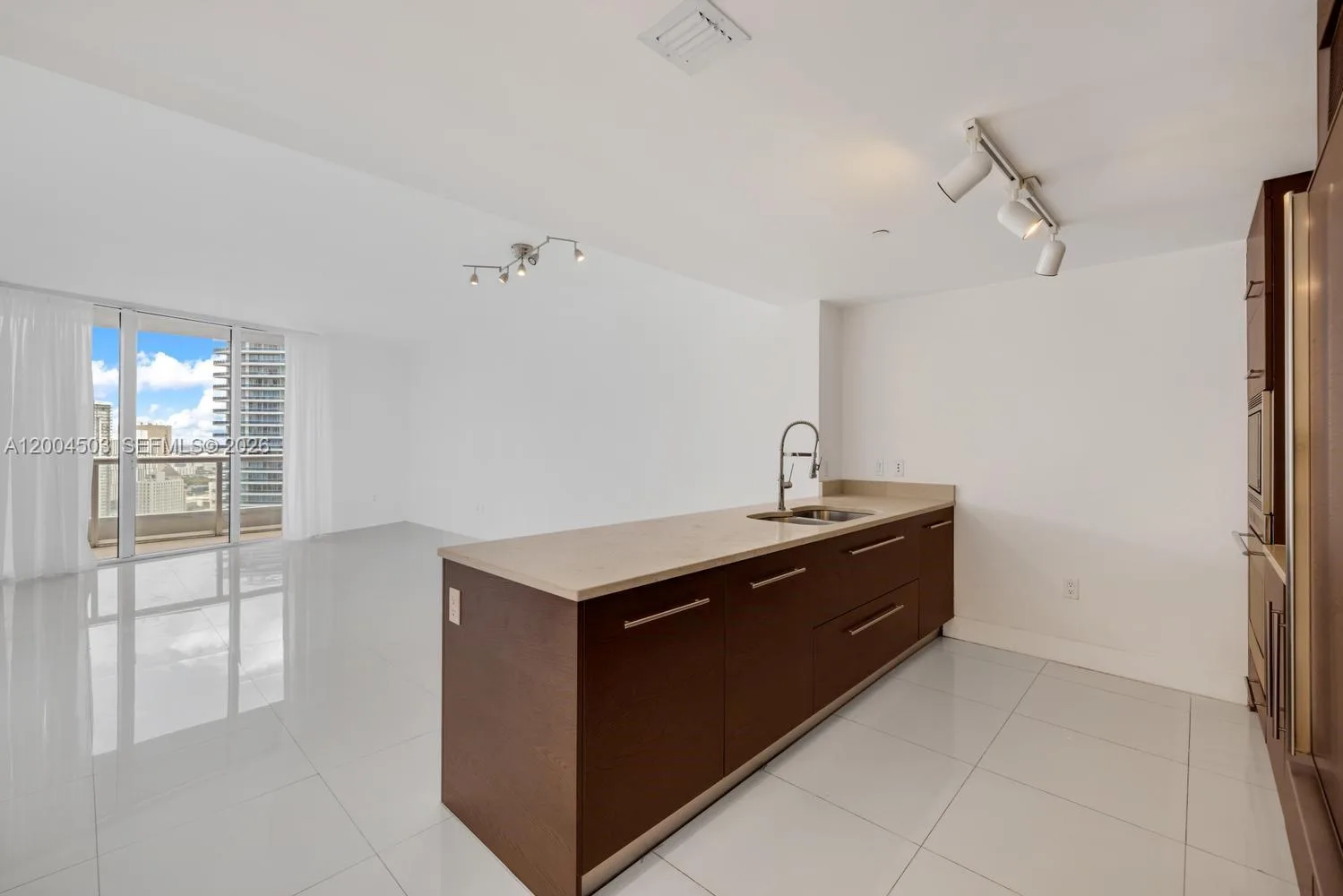 465 Brickell Ave # 4206, Miami, FL 33131 photo 4