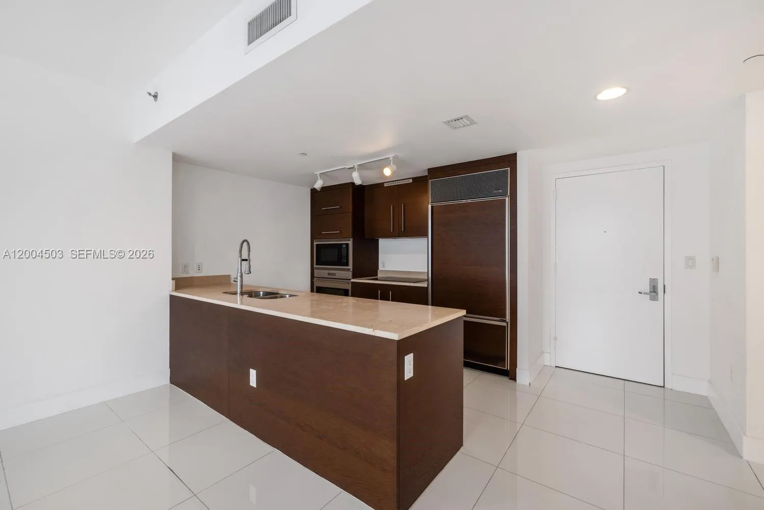 465 Brickell Ave # 4206, Miami, FL 33131 photo 6