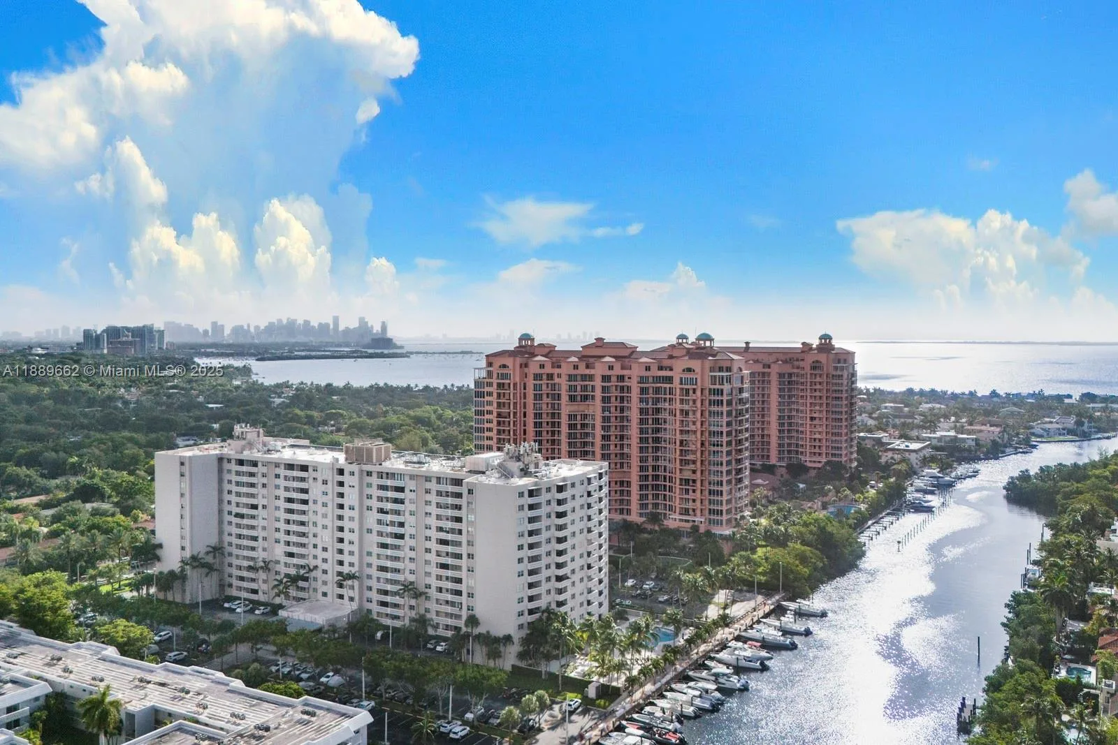 90 Edgewater Dr # 1218, Coral Gables, FL 33133