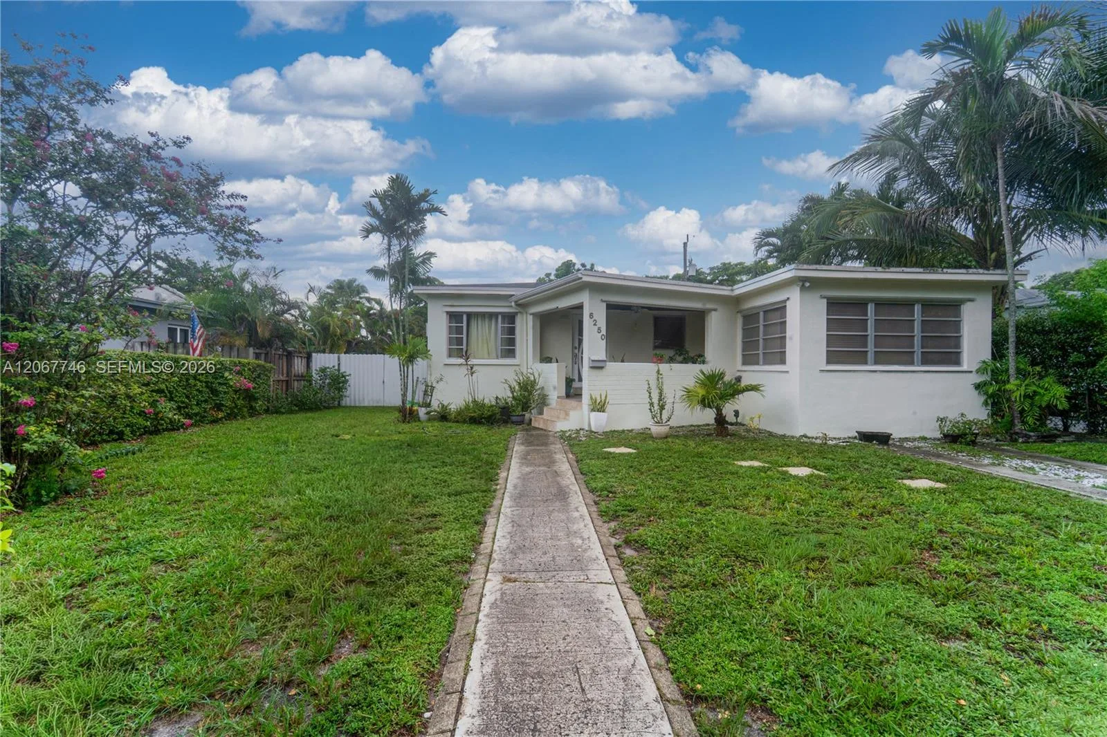 6250 NW 41st St, Virginia Gardens, FL 33166