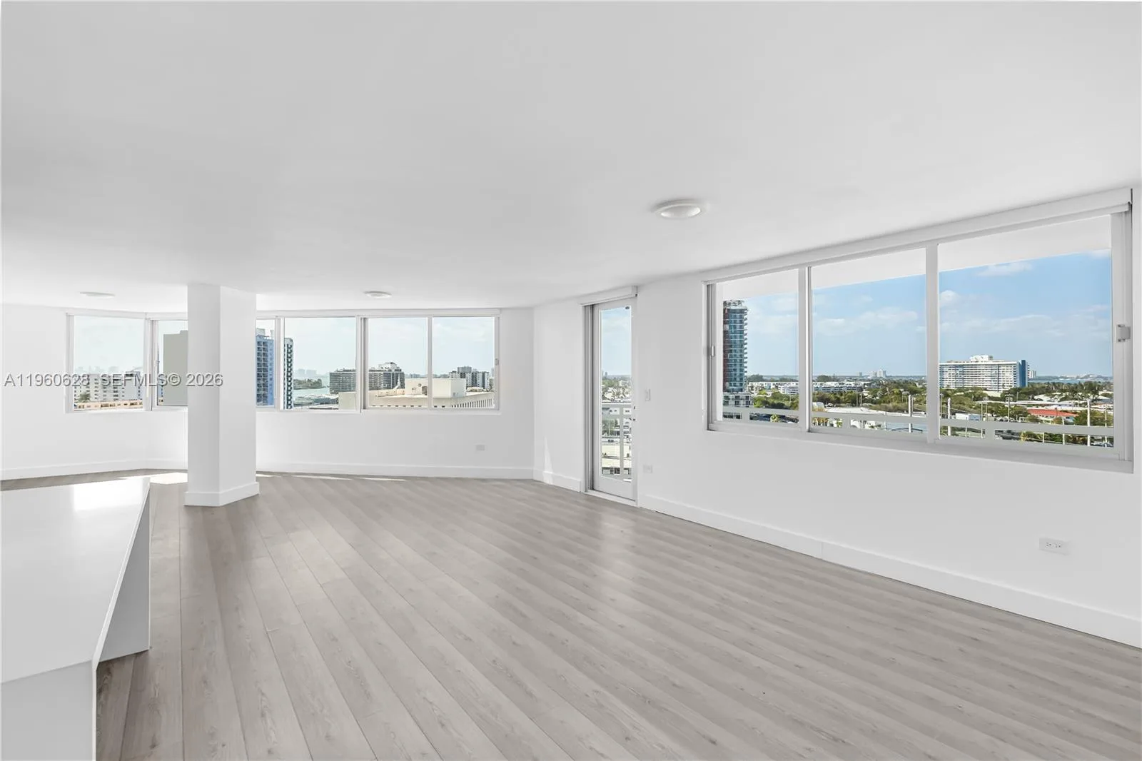 7135 Collins Ave # 1025, Miami Beach, FL 33141 photo 2