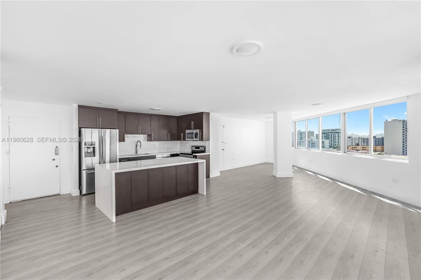 7135 Collins Ave # 1025, Miami Beach, FL 33141 photo 3