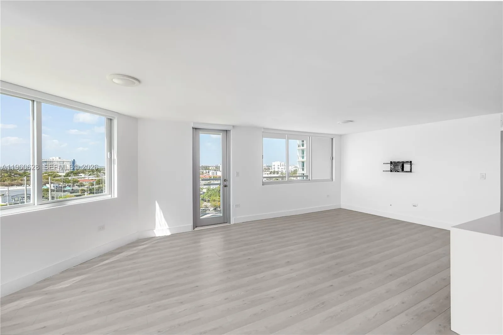 7135 Collins Ave # 1025, Miami Beach, FL 33141 photo 6