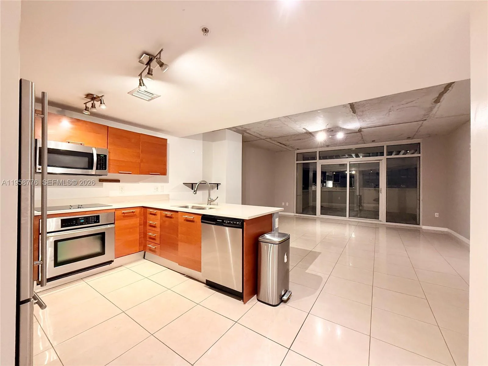 3250 NE 1st Ave # 517, Miami, FL 33137 photo 12