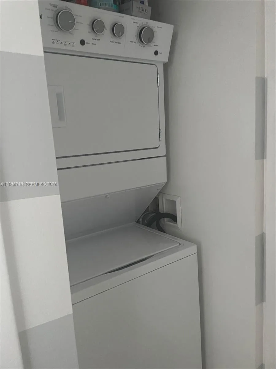 475 Brickell Ave # 2511, Miami, FL 33131 photo 4