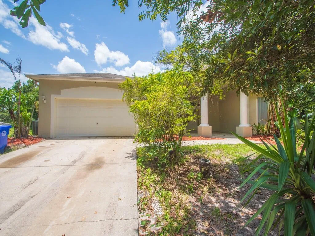 4655 52nd Avenue, Vero Beach, FL 32967