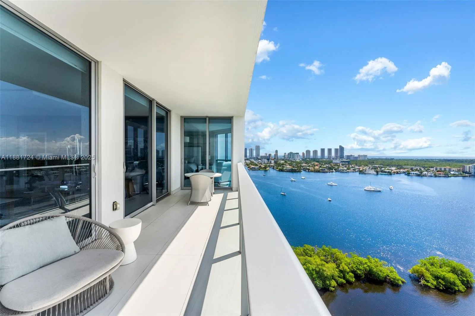 17111 Biscayne Blvd # 2202, North Miami Beach, FL 33160 photo 4