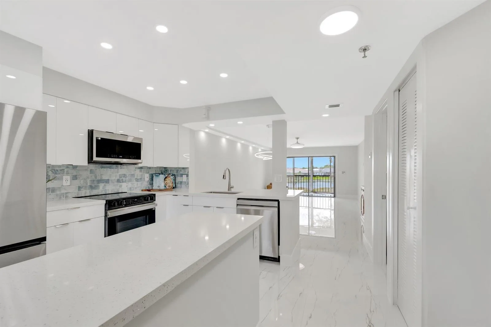 7240 Huntington Lane # 202, Delray Beach, FL 33446