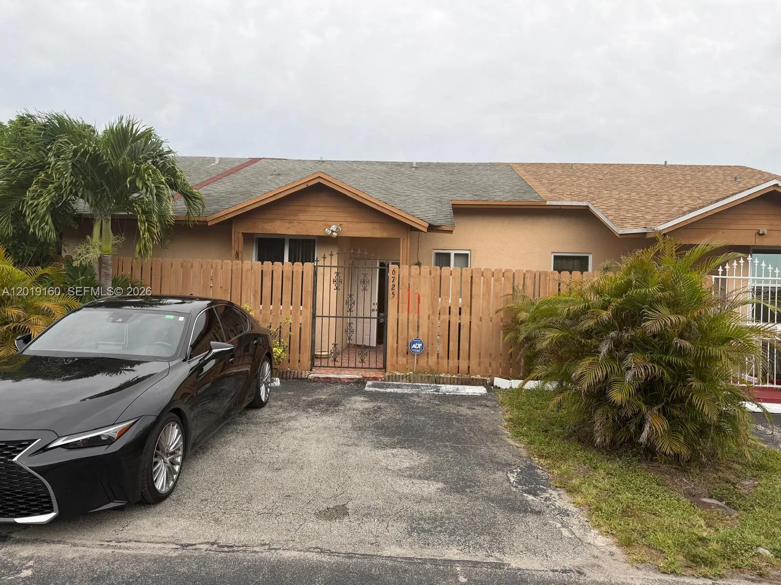 6725 NW 188th Ter, Hialeah, FL 33015
