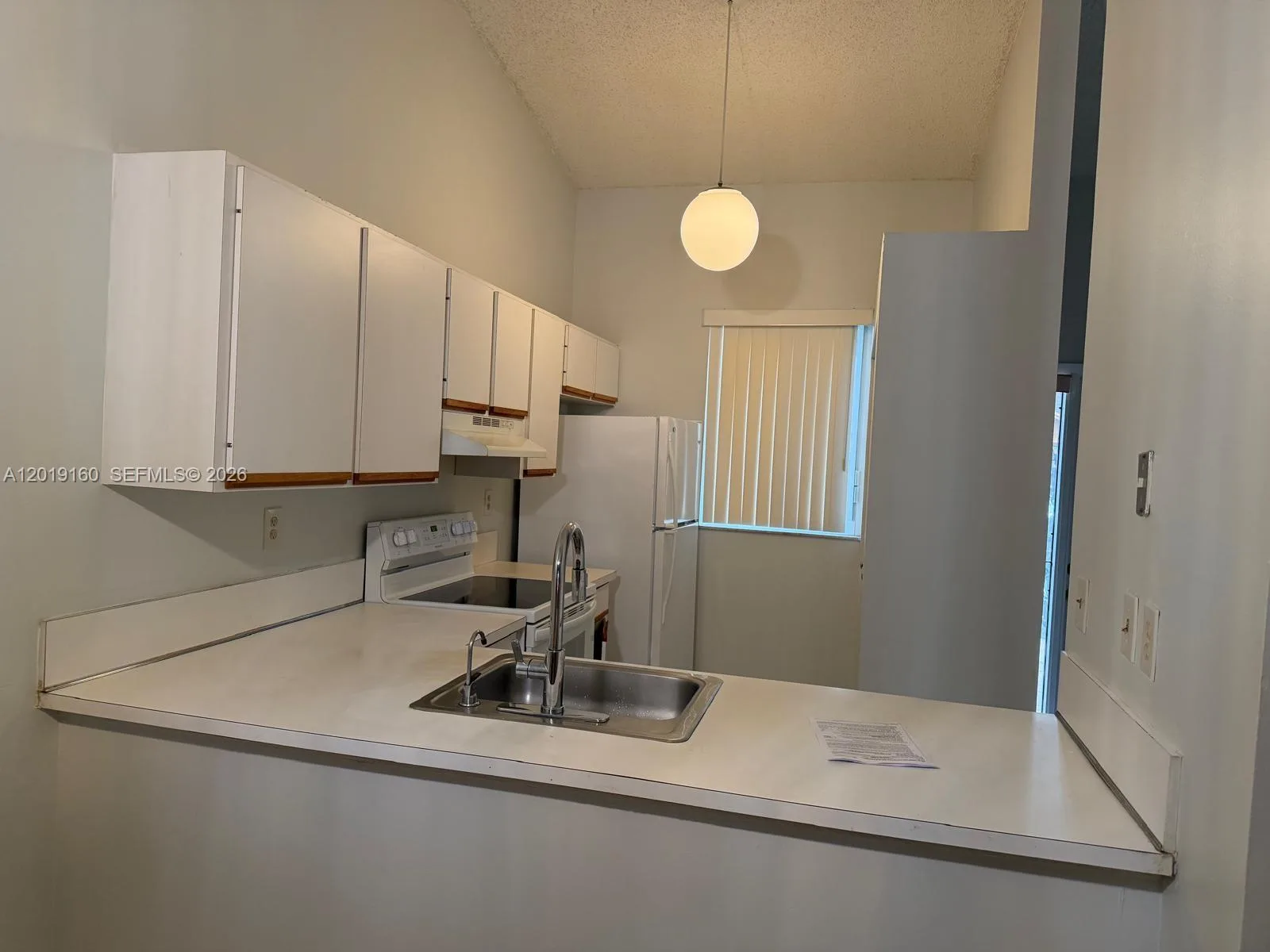 6725 NW 188th Ter, Hialeah, FL 33015 photo 2