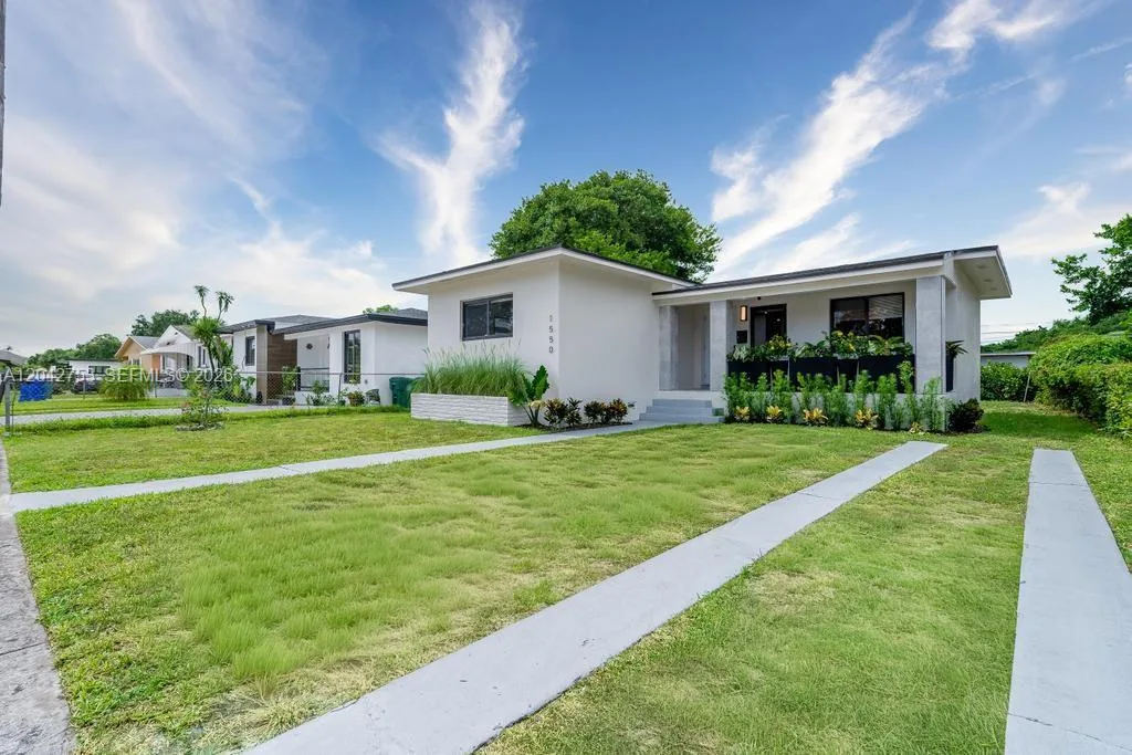 1550 NW 52nd St, Miami, FL 33142