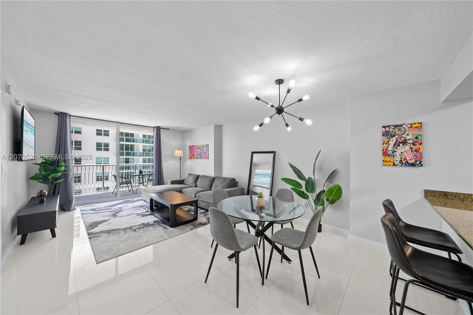 1200 Brickell Bay Dr # 2205, Miami, FL 33131